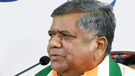 Former Chief Minister Jagadish Shettar, Karnataka Minister and Congress National Secretary N S Boseraju and party leader Tippannappa Kamaknoor on Monday took oath as members of the Karnataka Legislative Council.