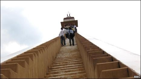 सम्राट यंत्र के शिखर पर ध्वज के जरिए होता है वायु परीक्षण