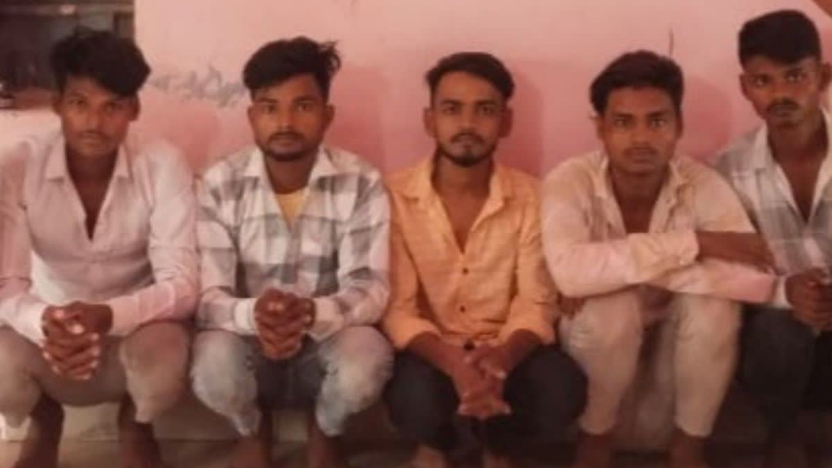 लूट के 5 आरोपी गिरफ्तार