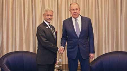 Jaishankar (Right) and Sergey Lavrov (Left)