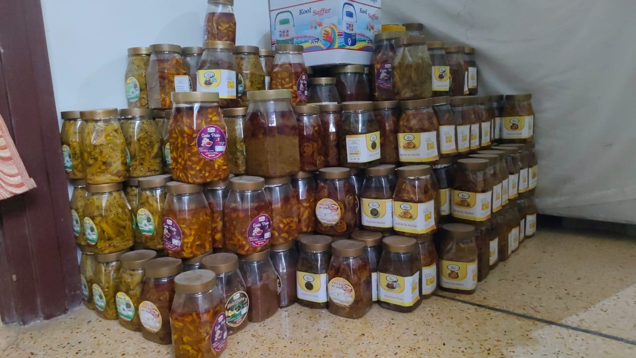 Success Story Usha Rani of Kurukshetra started business of Unique pickles with 450 rupees earning lakhs of rupees from foreign Countries