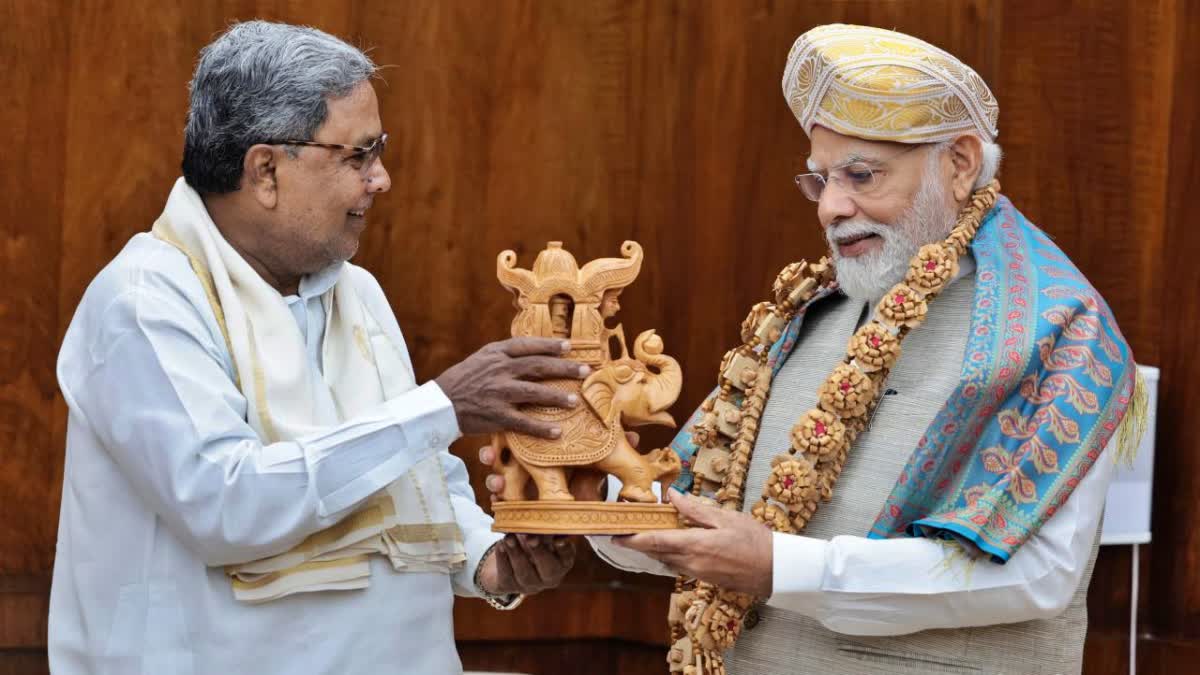 ಸಿದ್ದರಾಮಯ್ಯ ಪ್ರಧಾನಿ ಮೋದಿ ಭೇಟಿ