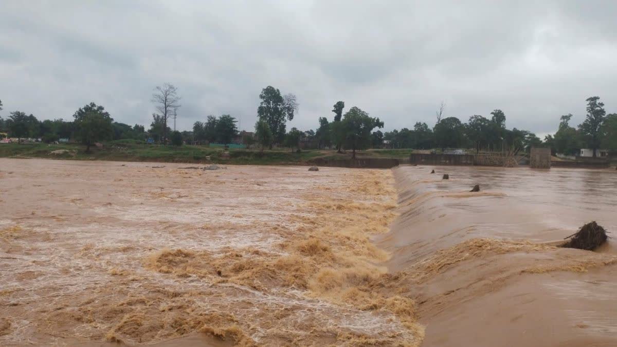 Kanhar river in spate