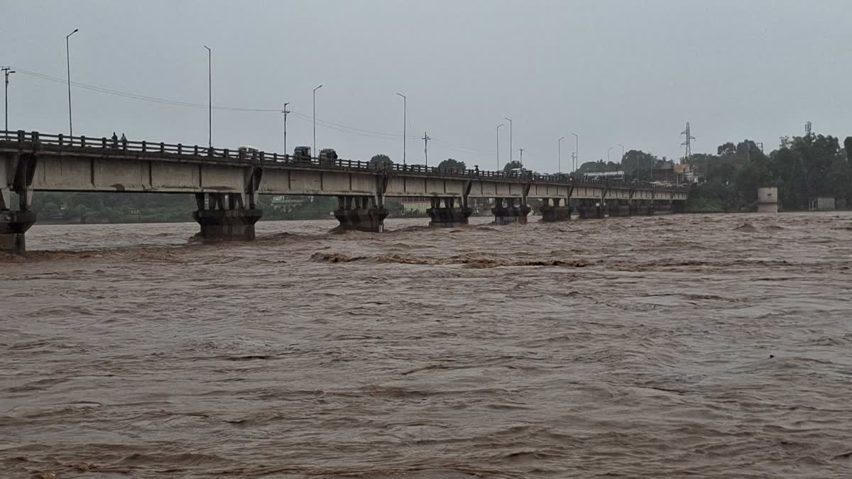 Heavy Rain In Palamu