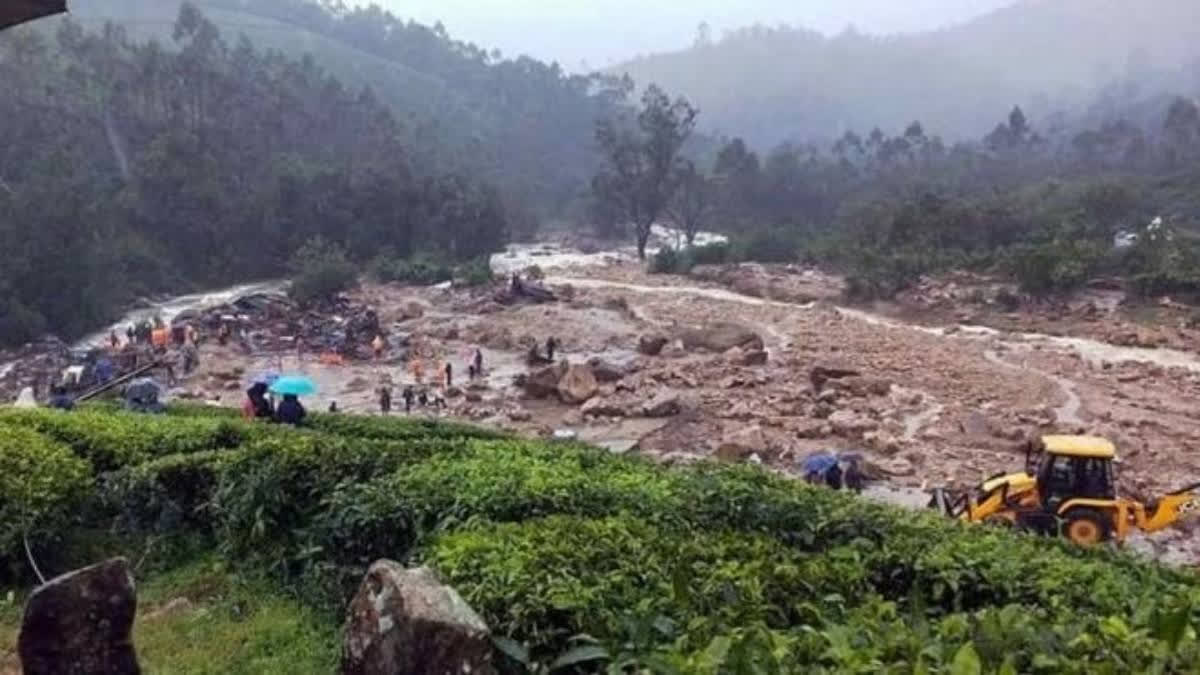 search-and-rescue-operations-in-wayanad-in-final-stage-206-people-still-missing-kerala-cm