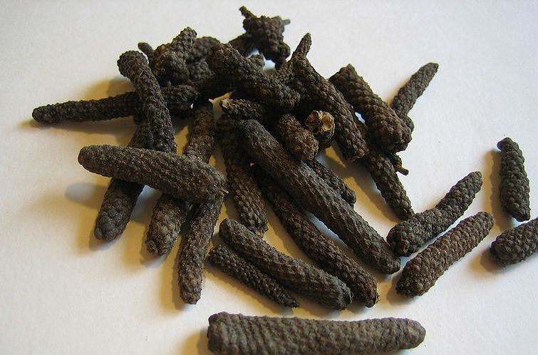 Health benefits of trikatu powder: dried ginger black pepper and long pepper benefits