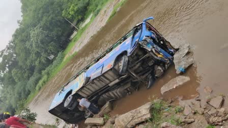 Bus Overturned in Sirohi