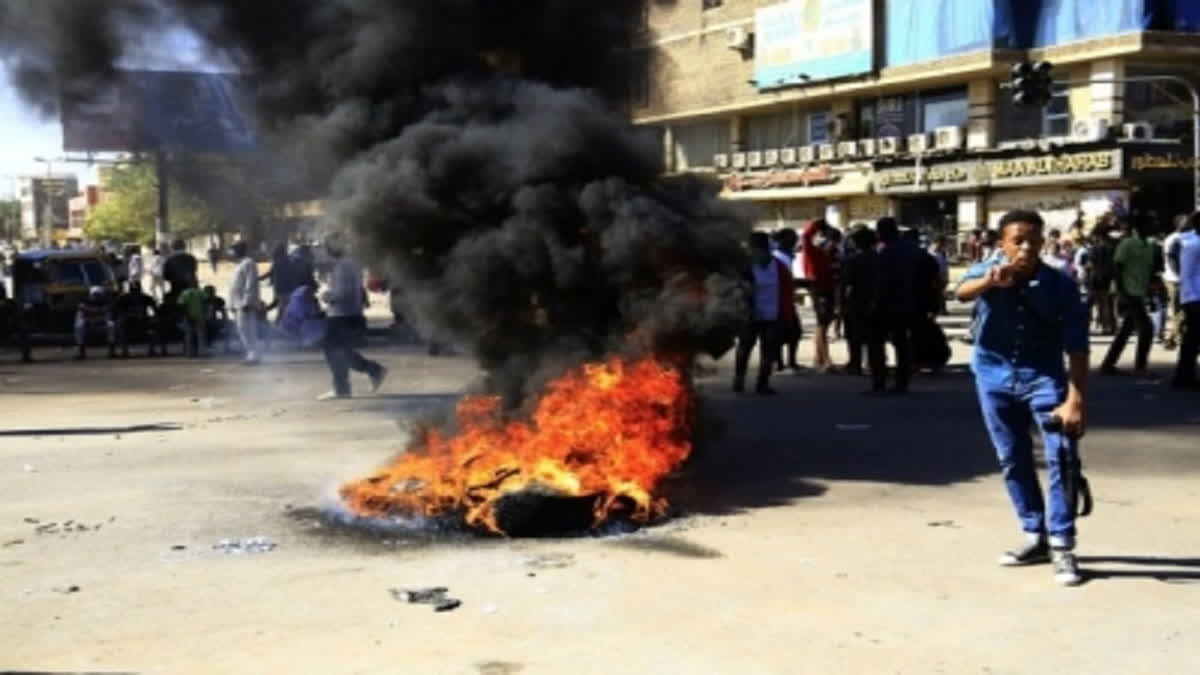 Sudanese army intensifies airstrikes