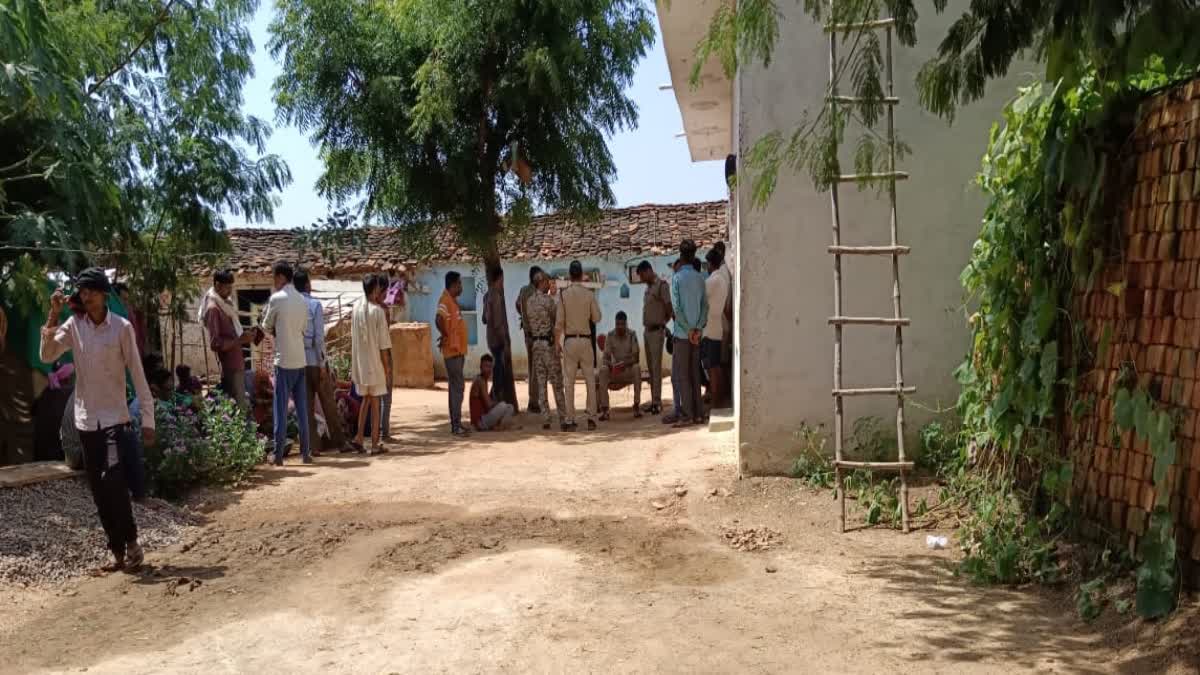 Family committed suicide in Niwari