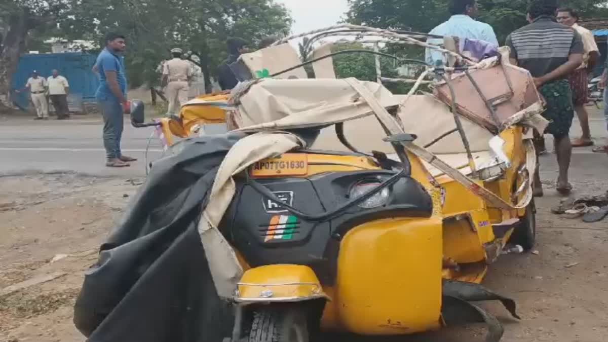 severe road accident in Andhra Pradesh