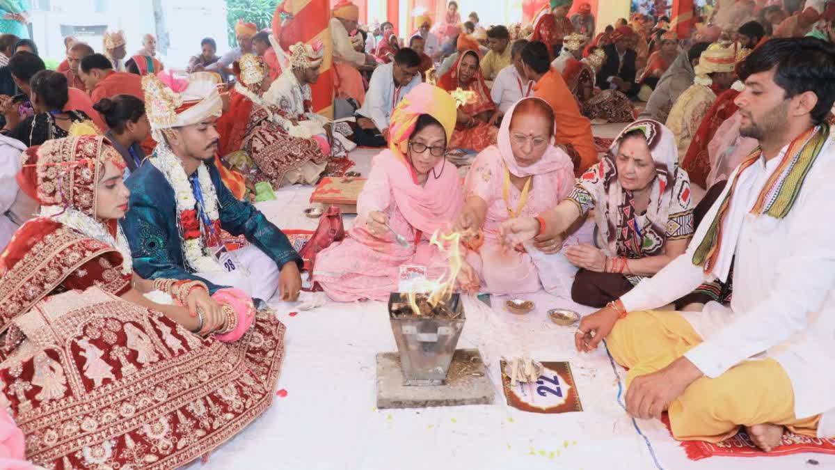 52 Couples Tied Knot in Mass Marriage