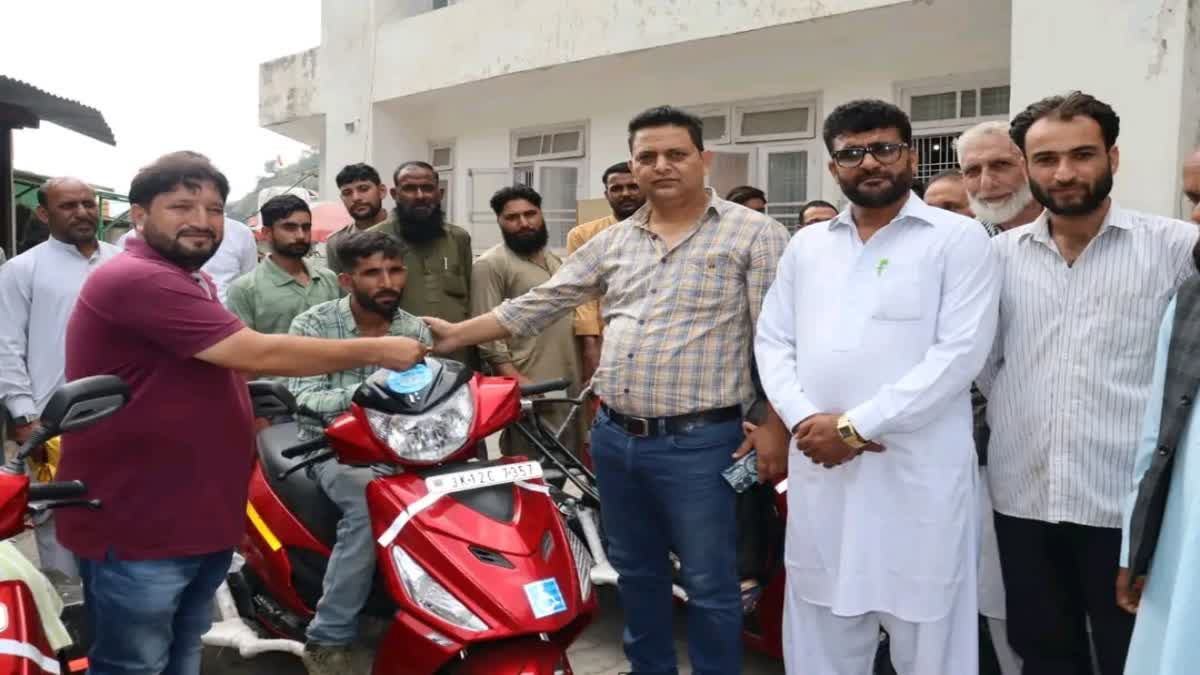 scooties-distributed-to-five-disable-persons-in-mandi-poonch