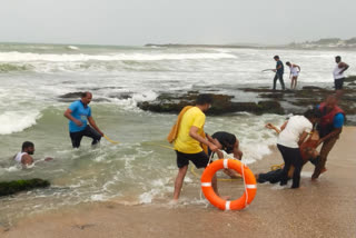 Tamil Nadu: Two Bengaluru tourists swept away in Kanyakumari