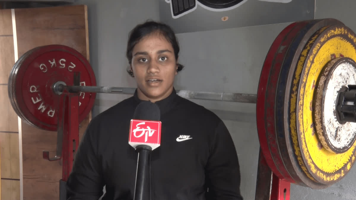 Despite facing financial constraints and discouragement, Vaishnavi from Hyderabad has emerged as a beacon of determination in the world of powerlifting. Her unwavering commitment and hard work have recently earned her a spot in the Commonwealth Games, showcasing her extraordinary talent.