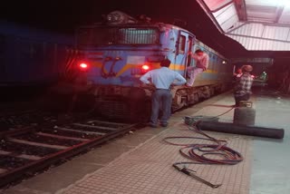 RATLAM GOODS TRAIN TROLA COLLISION