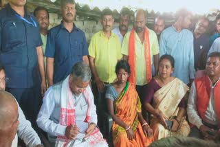 Babulal Marandi met family of youth who died in race of excise constable recruitment in Ranchi