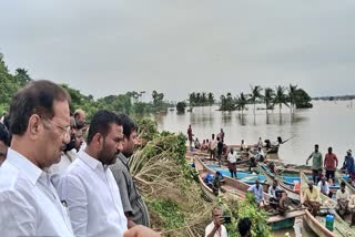 mla_nakka_anand_babu_supply_food_to_bapatla_flood_victims