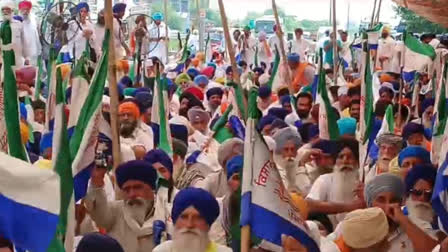 Kisan Mazdoor Sangharsh Committee protest in the front of Taran Taran DC office