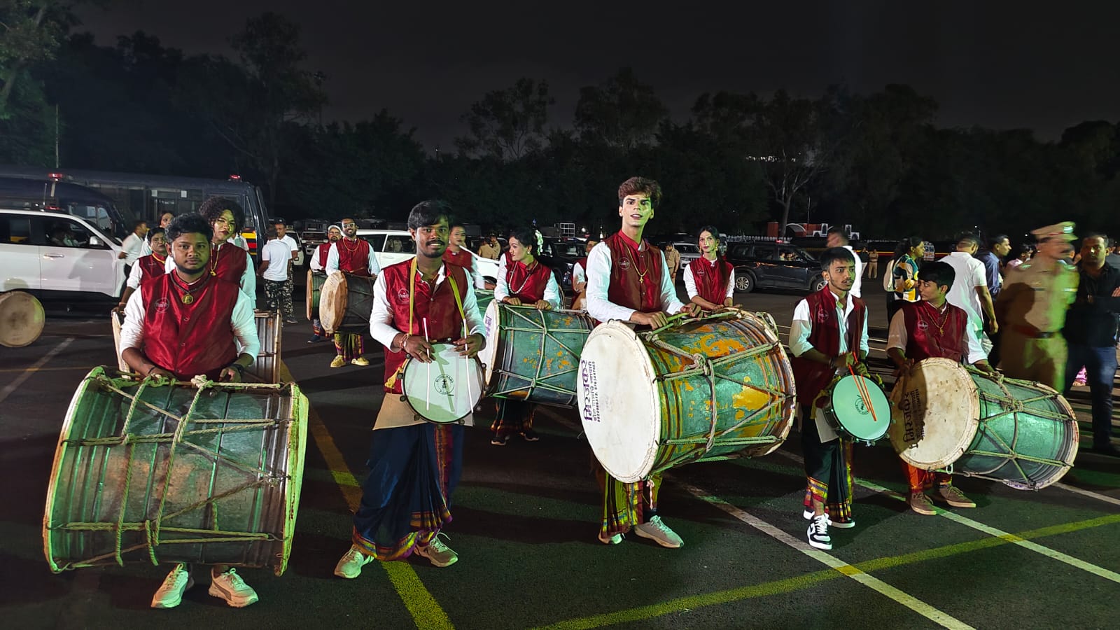 Maharashtra first transgenders Dhol tasha Pathak