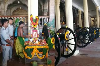 traditional-veneration-for-artillery-in-mysuru-palace-ground