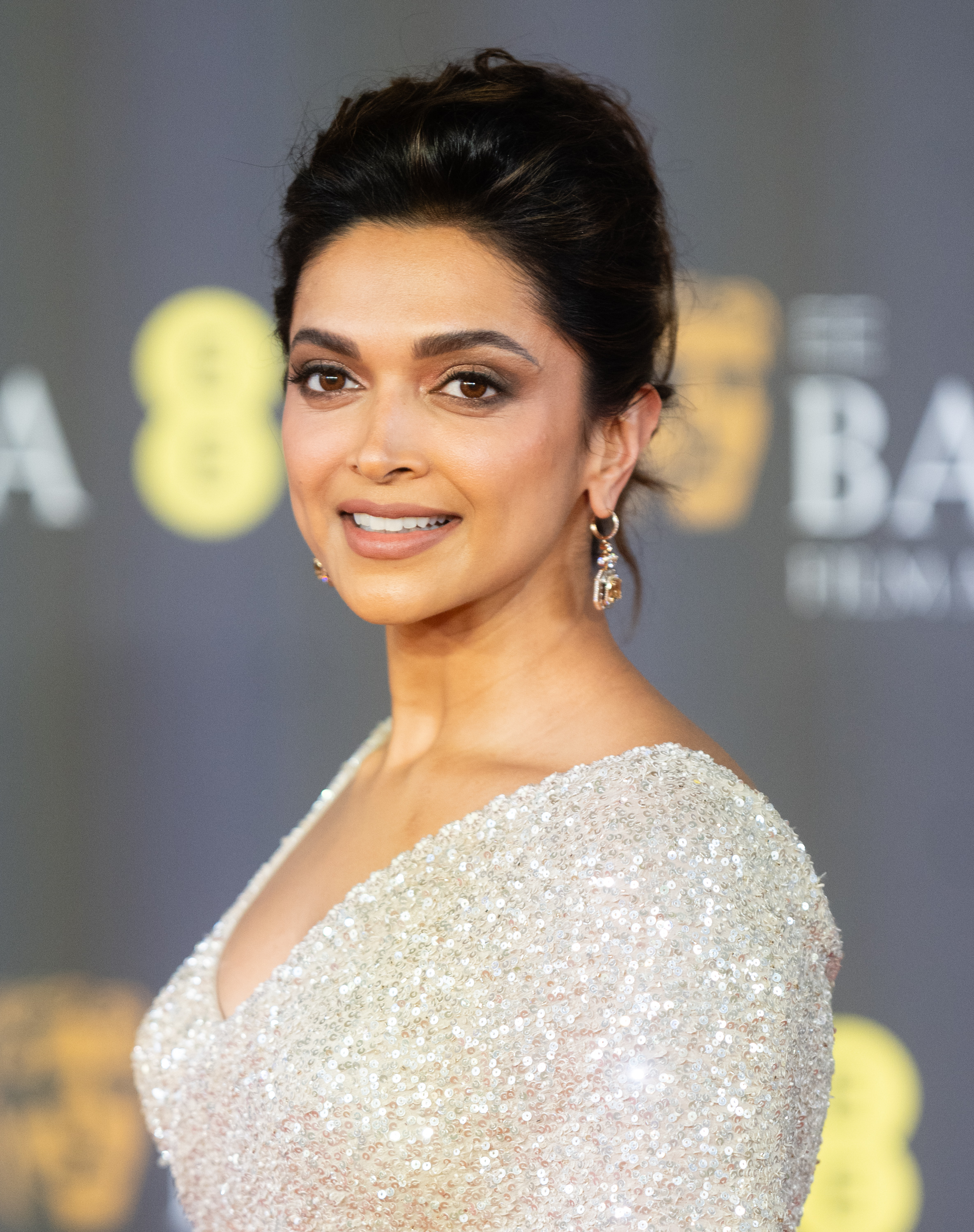 Deepika Padukone Glowing Skin