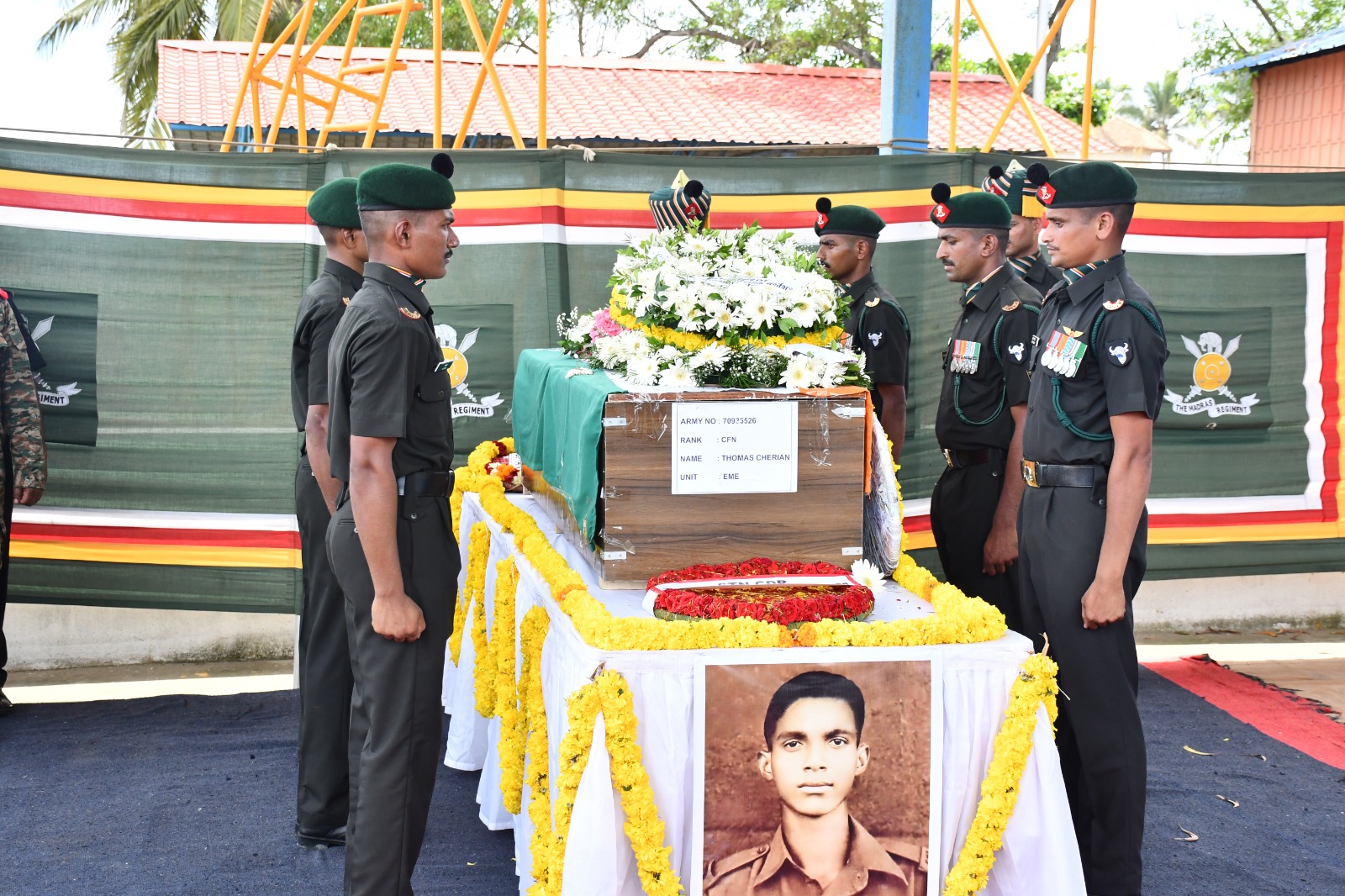 SHANGHUMUKHAM AIR FORCE STATION  സൈനികന്‍ തോമസ് ചെറിയാന്‍  മലയാളി സൈനികന്‍റെ മൃതദേഹം  Thomas Cherian Body brought