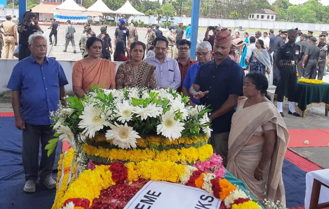 SHANGHUMUKHAM AIR FORCE STATION  സൈനികന്‍ തോമസ് ചെറിയാന്‍  മലയാളി സൈനികന്‍റെ മൃതദേഹം  Thomas Cherian Body brought