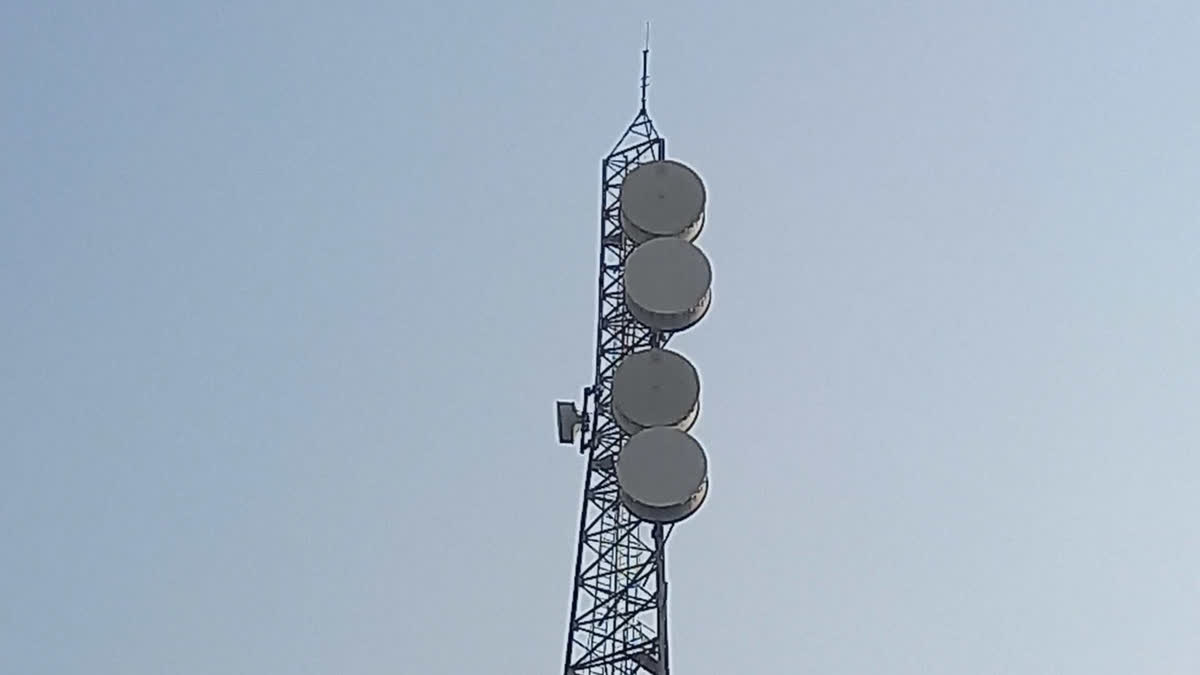 Labor department in Sahibganj sent notice to mobile tower companies to pay dues