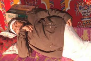Man Sleep at Tomb for BJP MLA Ticket