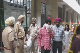 The Ludhiana police presented the accused who pretended to be a fake robbery in the court