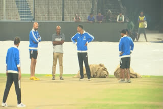 World Cup: Rahul Dravid takes look at Eden 22 yards soon after landing in Kolkata