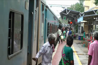 மதுரை ரயில்வே கோட்டத்தில் அக்டோபர் மாதத்தில் மட்டும் 1 கோடி அபராதம் வசூல்