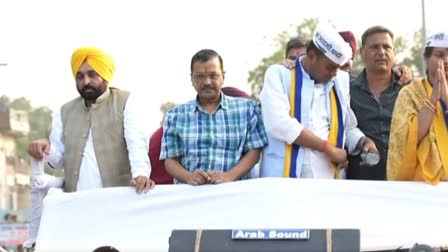 Kejriwal Road show in Akaltara