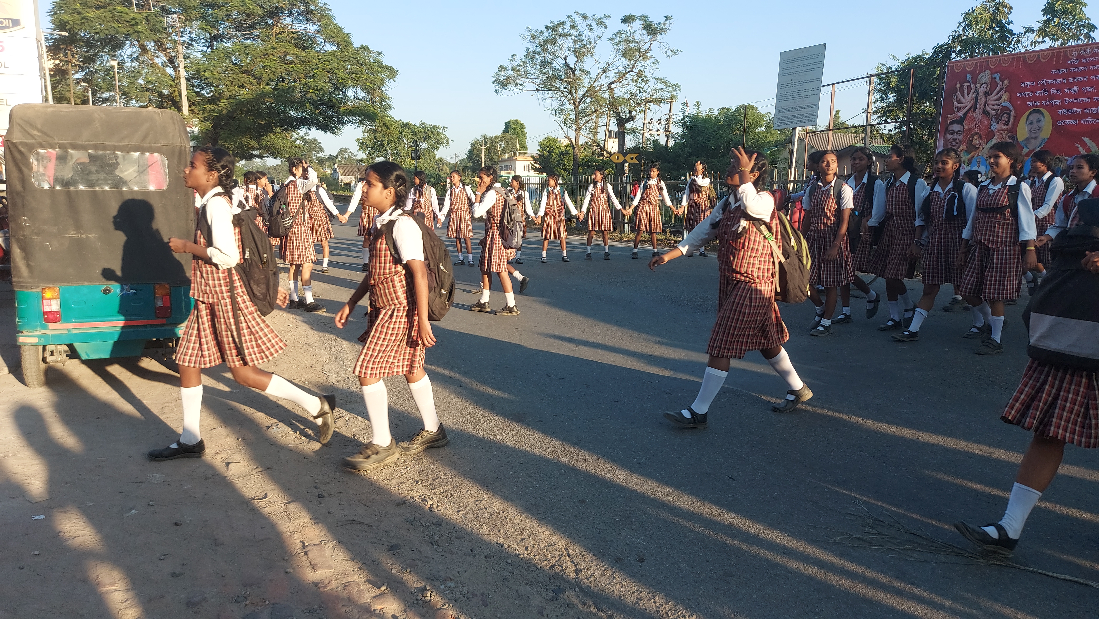 Human chain of senior students at Makum