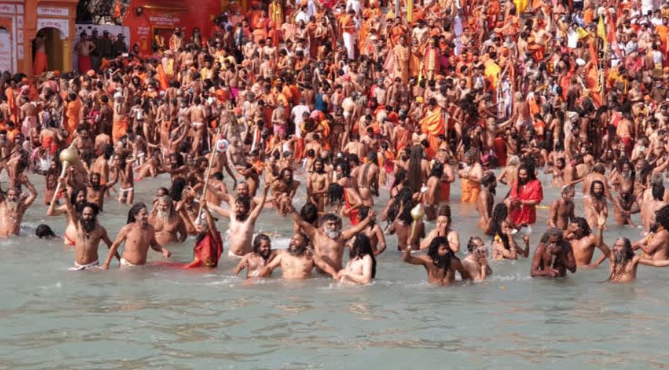 mahakumbh 2025 juna akhada how many naga sadhu associated where headquarters know when they enter kumbh in prayagraj