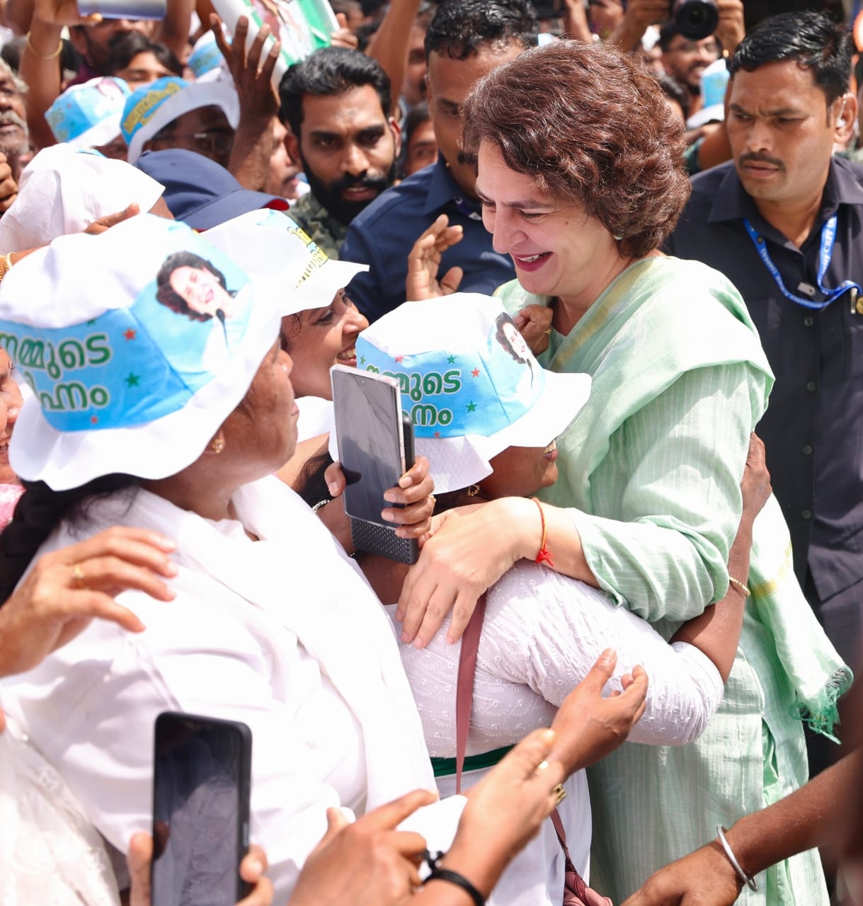 RAHUL GANDHI PRIYANKA GANDHI  WAYANAD BYELECTION  ELECTION CAMPAIGN  രാഹുല്‍ ഗാന്ധി പ്രിയങ്ക ഗാന്ധി