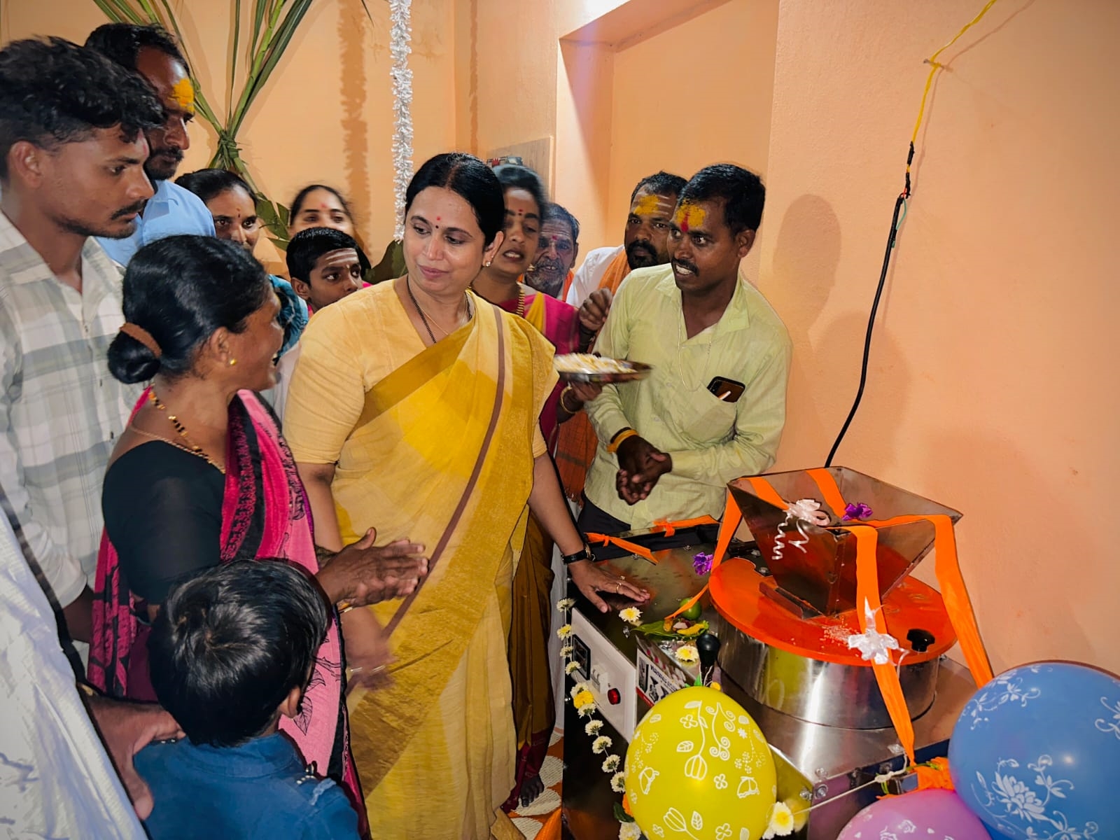 Minister Lakshmi Hebbalkar inaugurated the milling machine