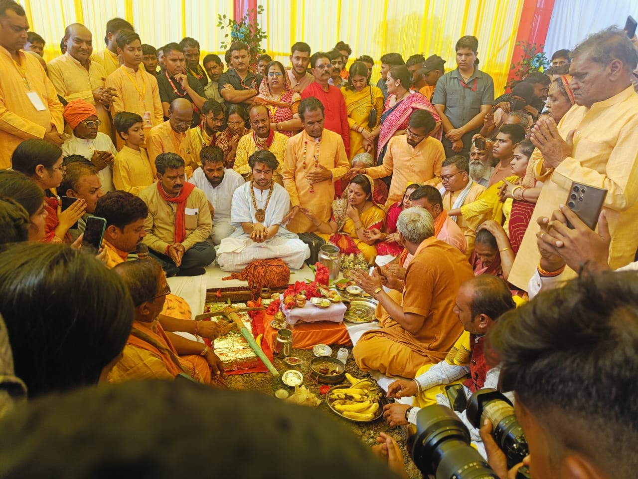 Dhirendra Krishna Shastri in Bhoomi Pujan of temple