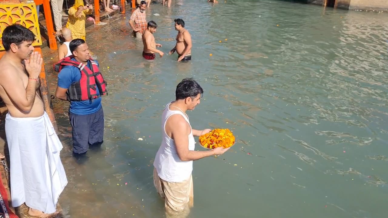 ગુજરાત વિધાનસભાના અધ્યક્ષ શંકર ચૌધરી હરકી પૈડી પહોંચ્યા