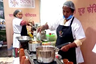 People of Delhi reaching Saras Food Festival