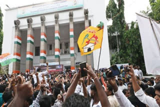 Telangana Congress bursts into celebrations; TDP flag aflutter in front of Gandhi Bhavan