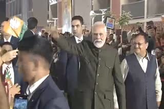 pm-modi-arrives-at-bjp-headquarters-in-delhi-after-partys-victory-in-assembly-elections