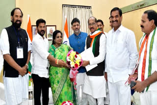 TPCC chief Revanth Reddy led by Karnataka Deputy Chief Minister DK Shivakumar, Manikrao Thakare, Uttam Kumar Reddy and Mallu Ravi met Governor Tamilisai Soundararajan and handed over a letter staking the claim to form the government. They reportedly told the Governor that they would disclose the name of the CLP leader after a meeting on Monday.