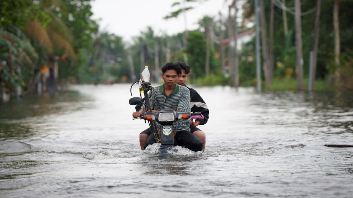 Floods Wreak Havoc In Malaysia, Southern Thailand With Over 30 Killed, Tens Of Thousands Displaced