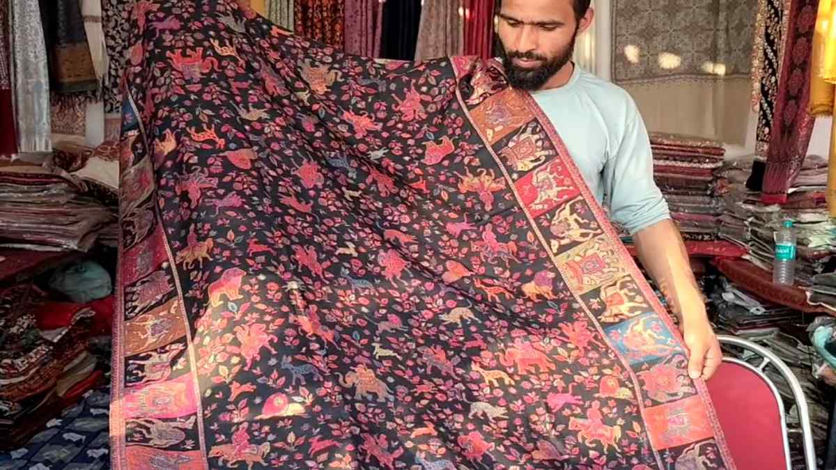 PASHMINA SHAWL IN GEETA MAHOTSAV