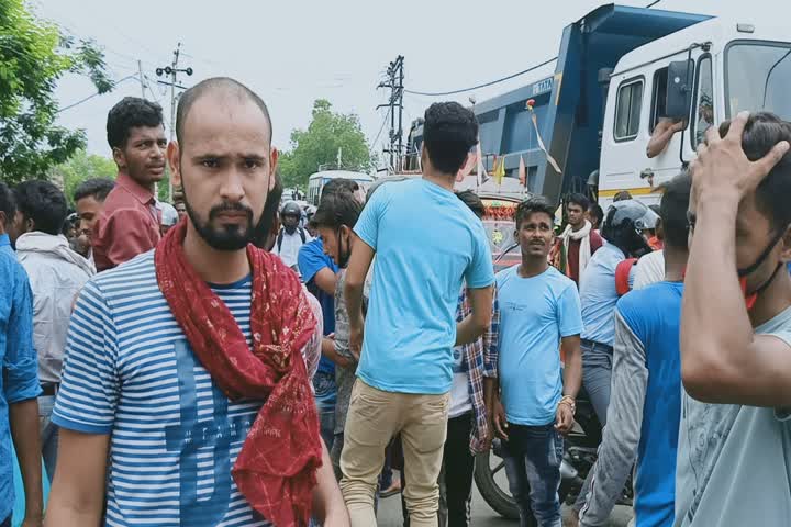 Students and ABVP workers protest against TS college administration in navada