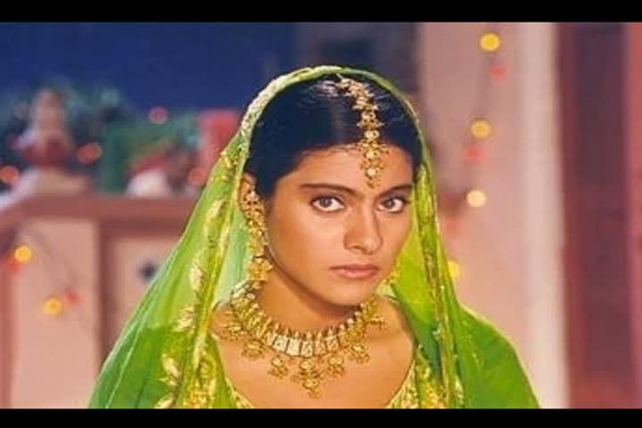 Kajol recalls time before COVID-19 by sharing still from Dilwale Dulhania Le Jayenge