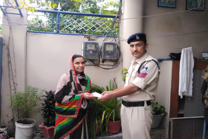 Seoni Police helped upset woman