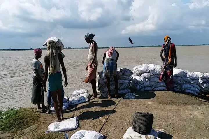 Flood and erosion threat in many villages of Pirpainti block due to rising water level of Ganga