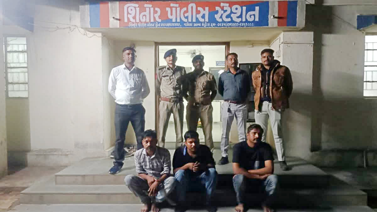 school Students molested in pickup van in Gujarat